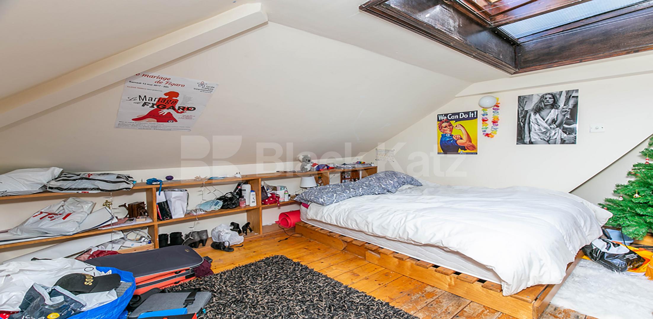 			2 Bedroom, 1 bath, 1 reception Apartment			 Hartham Road, HILLMARTON CONSERVATION AREA